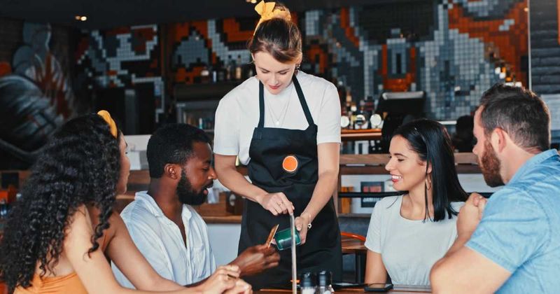 Man stands up for himself after after being forced to cover restaurant bill for strangers
