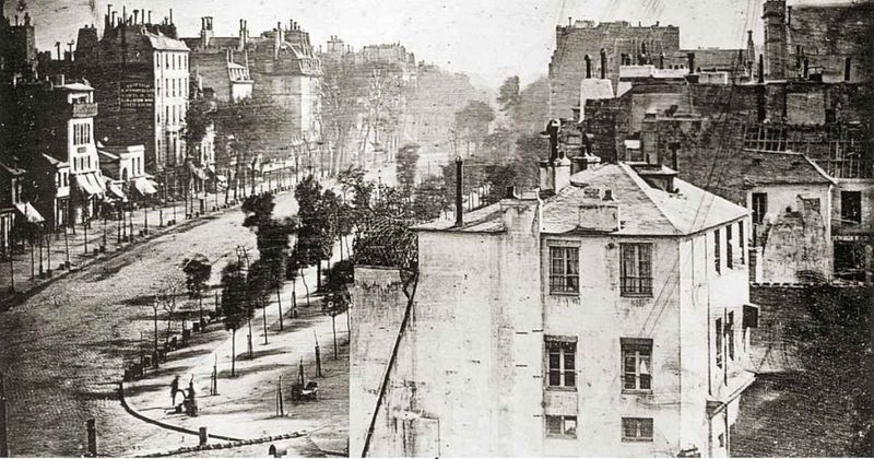 An 1838 photo shows an empty city street — and history’s first photographed human