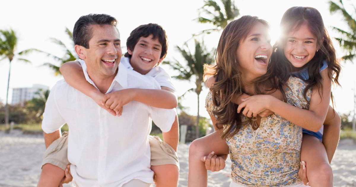 A new trend shows parents asking to lift their teens one last time — and it’s deeply emotional