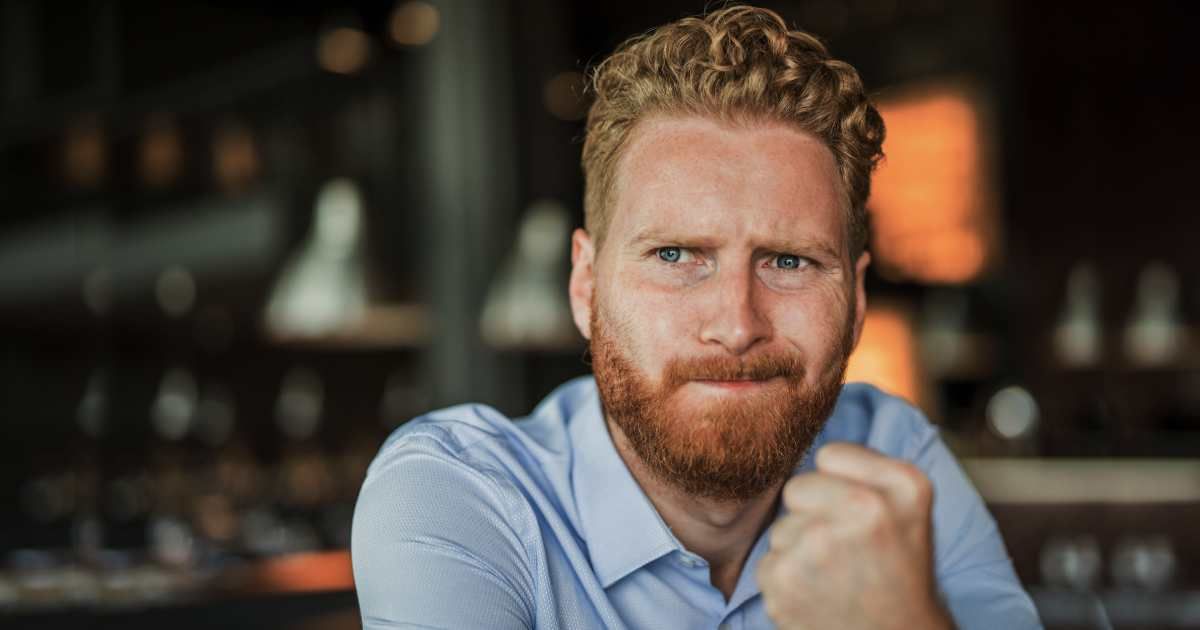 Boss scolds worker of 25 yrs for clocking out 3 minutes early after a 19-hour shift — instantly regrets it