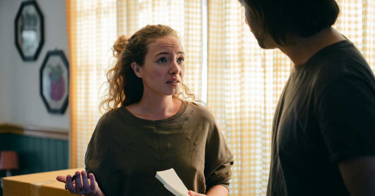 Stepdad demands daughter start paying rent once she turns 18. He had no idea she owns the property