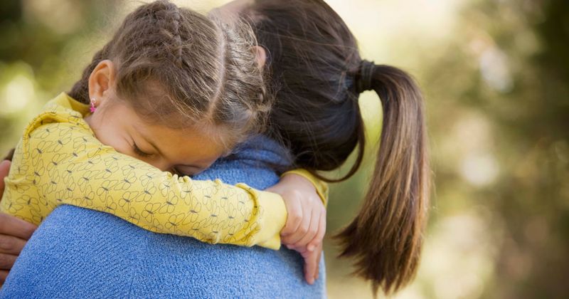 California woman noticed a 12-year-old looking uneasy beside a woman — she said one sentence that stopped the kidnapping