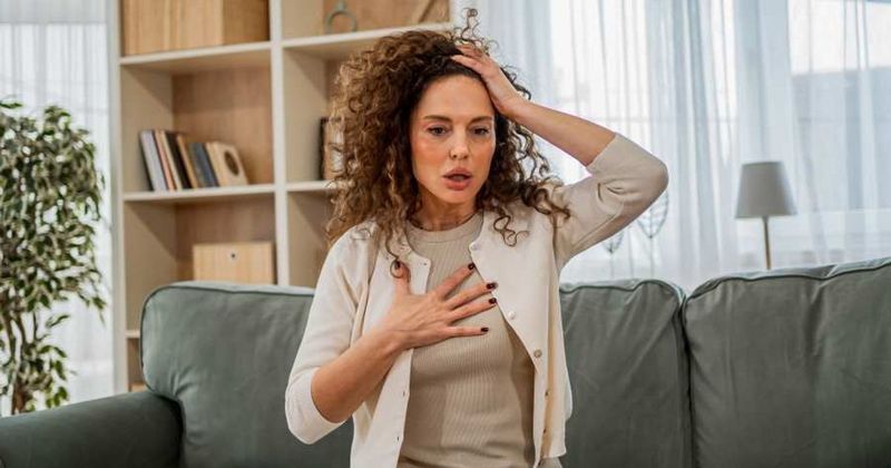 Paramedic shares 3 simple questions that can calm someone during a panic attack