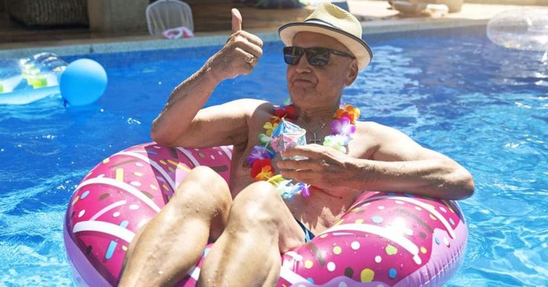 A Harvard psychologist once tried 'reverse aging' men in their 70s by recreating 1959. He was blown away the results