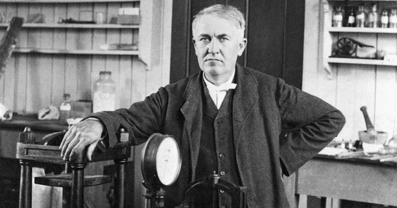 Young Thomas Edison showed his mother a damning note from the teacher. How she reacted rewrote his future