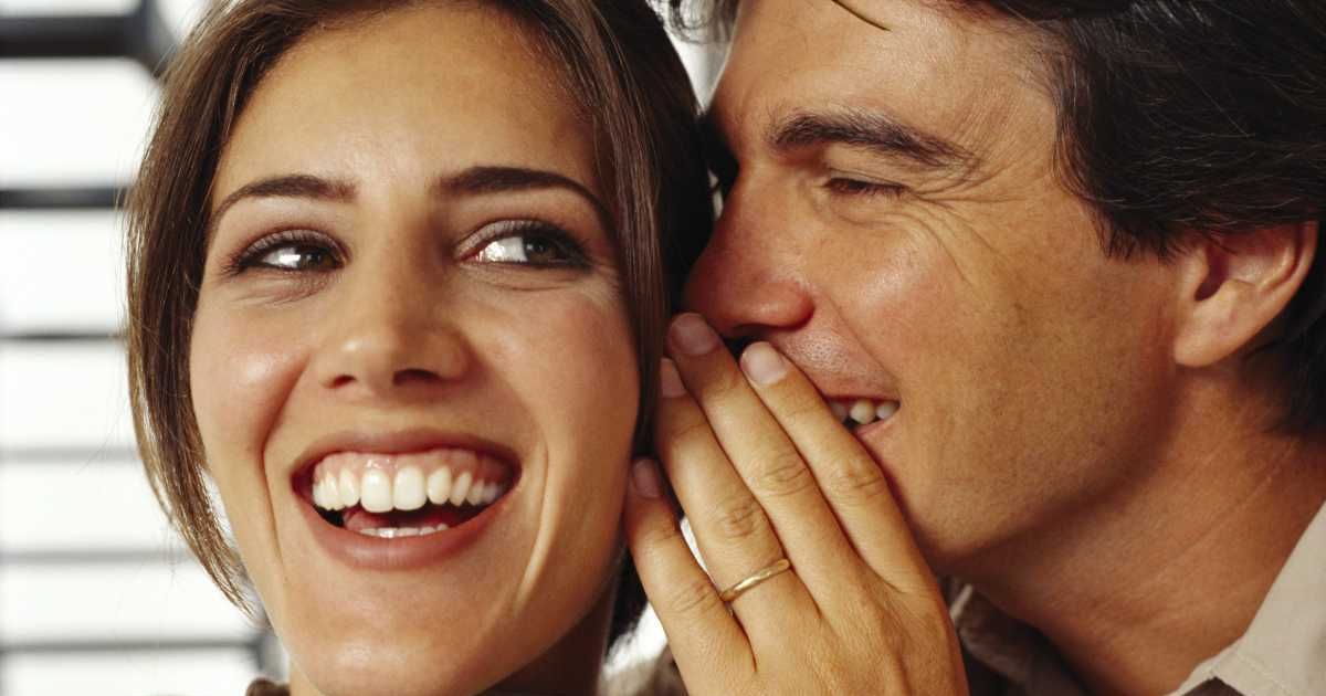 He bet $20 in his yearbook that he’d marry his girlfriend — six years later, he proved it at the altar