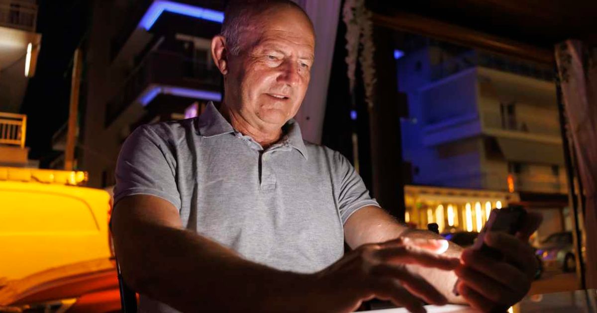 Stepdad vowed to stay sober on each New Year's Eve. 30 years later, he shares the adorable reason why