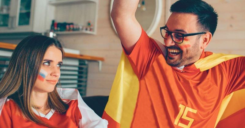 Therapist shares one question to 'check' if your relationship is really healthy