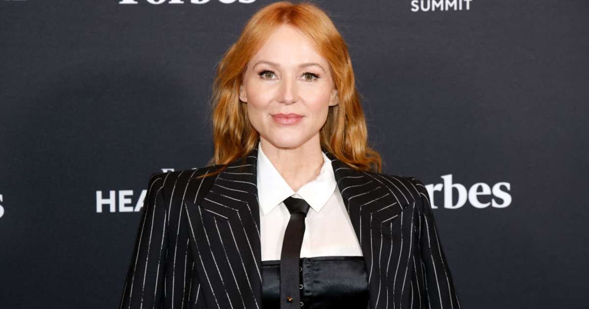 At 19, a homeless singer said 'no' to a million-dollar deal. Now 32, it earned her something money can't buy