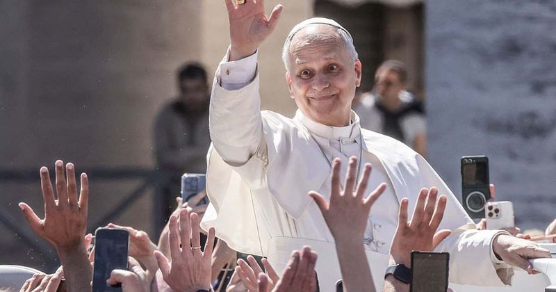 Pope Leo pranks an Italian athlete using his 'special' item. His face says the rest