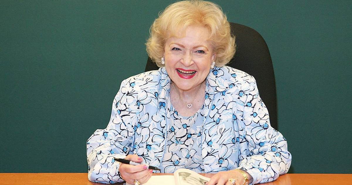 A fan wrote to Betty White on a boring day in the '90s and it turned into a 20-year friendship