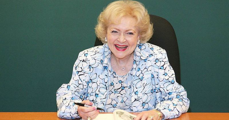 A fan wrote to Betty White on a boring day in the '90s and it turned into a 20-year friendship