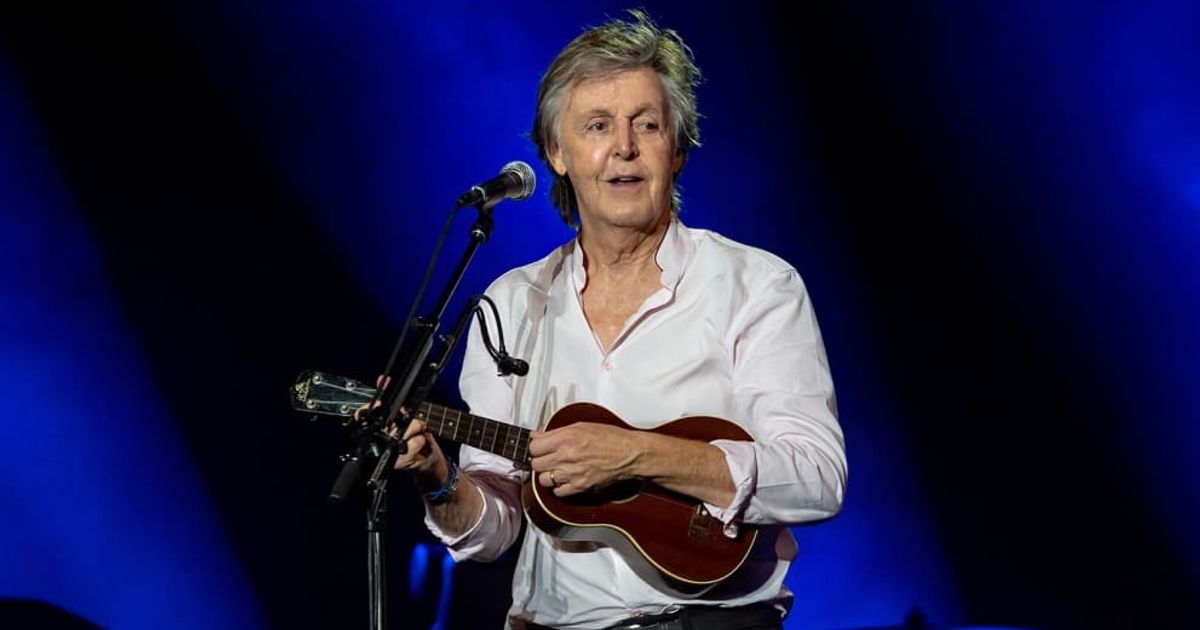 Paul McCartney burst into laughter over an interviewer’s 3-word question — unaware the fan had waited 31 years for this moment