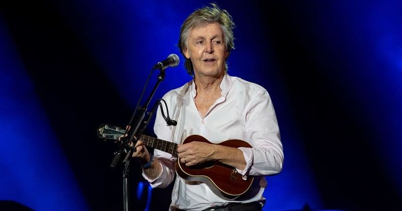 Paul McCartney burst into laughter over an interviewer’s 3-word question — unaware the fan had waited 31 years for this moment