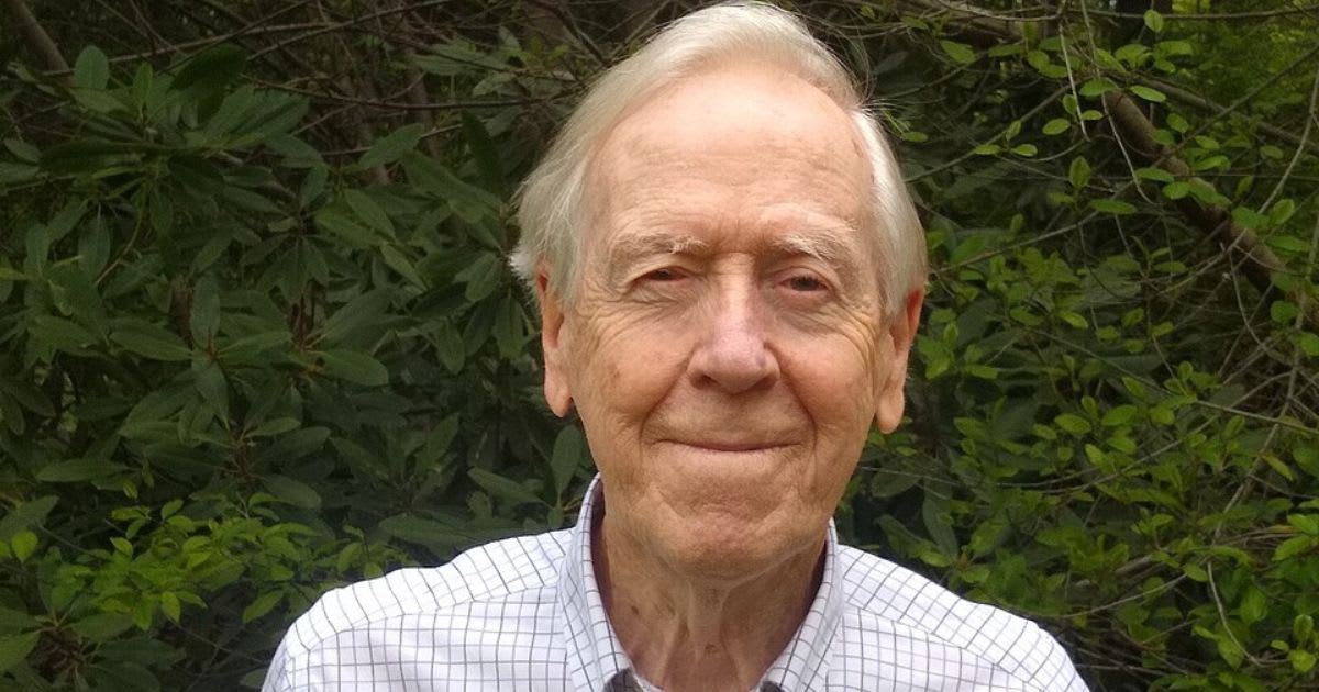 MIT professor never said 'obviously' in class for 62 years. His final lecture revealed the impact