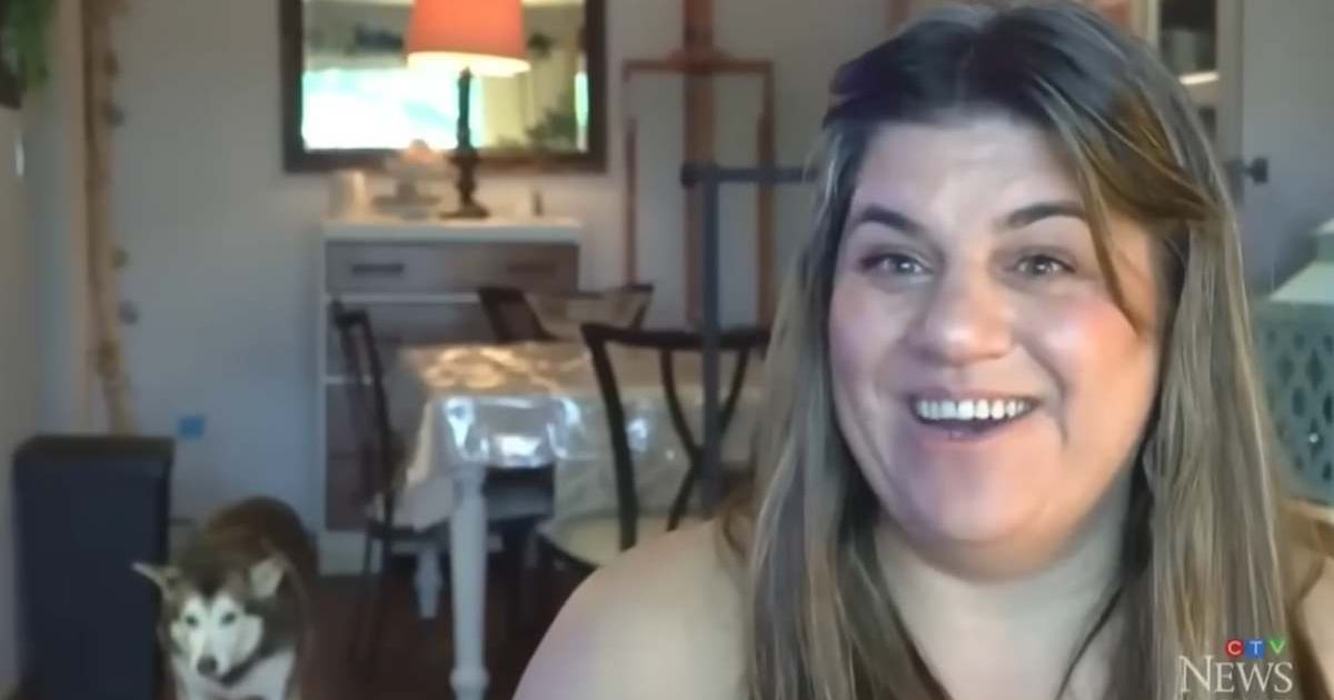Woman saved a crow desperate for help. Soon mysterious objects were being dropped off at her home