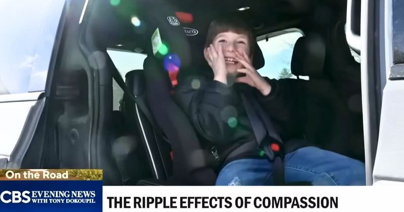 Entire school learns sign language so one student wouldn't feel alone