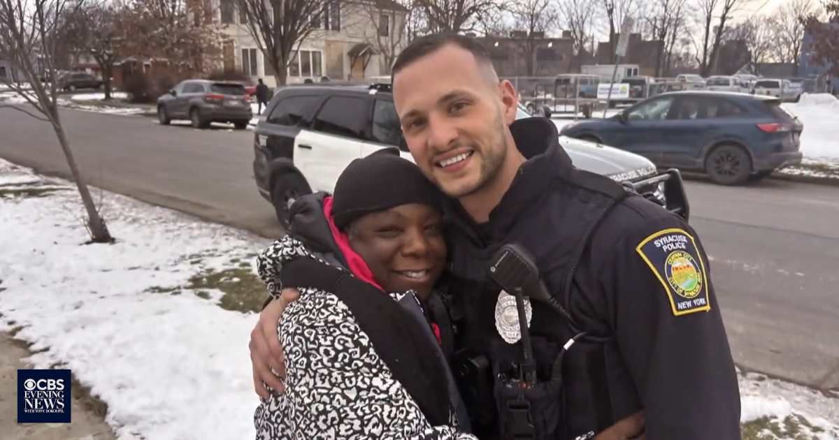 Food pantry volunteer spent nights lying by her husband's grave after losing their new home. One police officer refused to look away