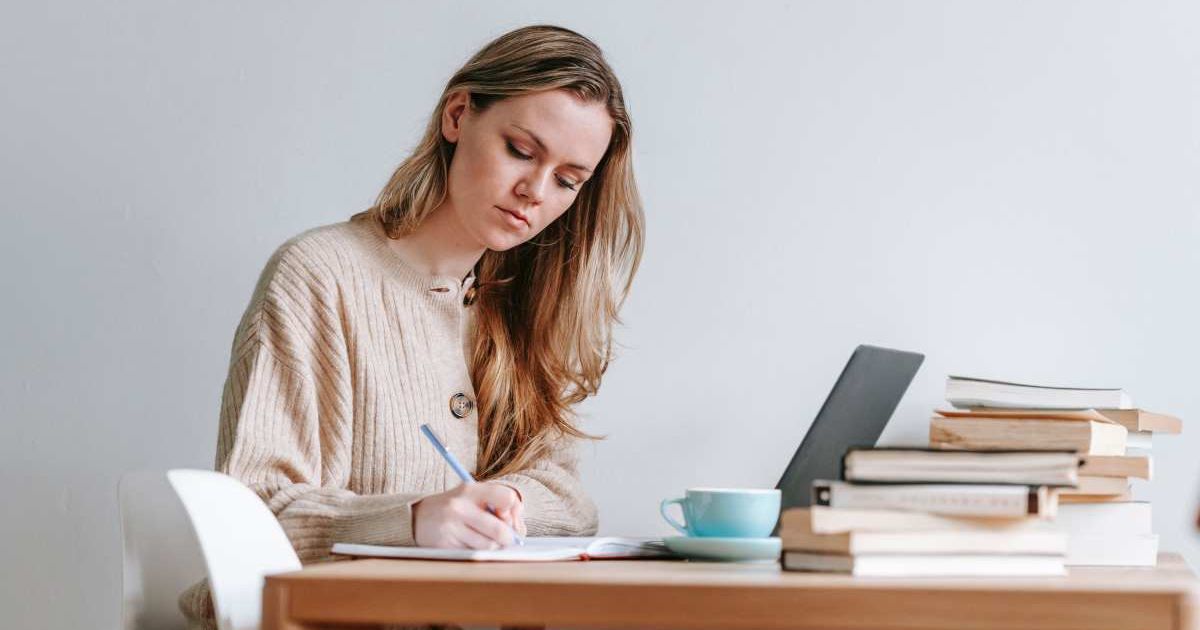 His university scammed him out of $10,000 and his workspace — so he used their mandatory thesis acknowledgment to settle the score permanently