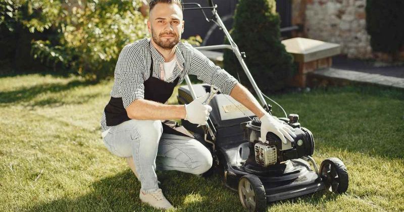 Neighbor's husband 'tracked' his phone number to complain about him mowing the lawns shirtless. He replied by wearing even less the next time