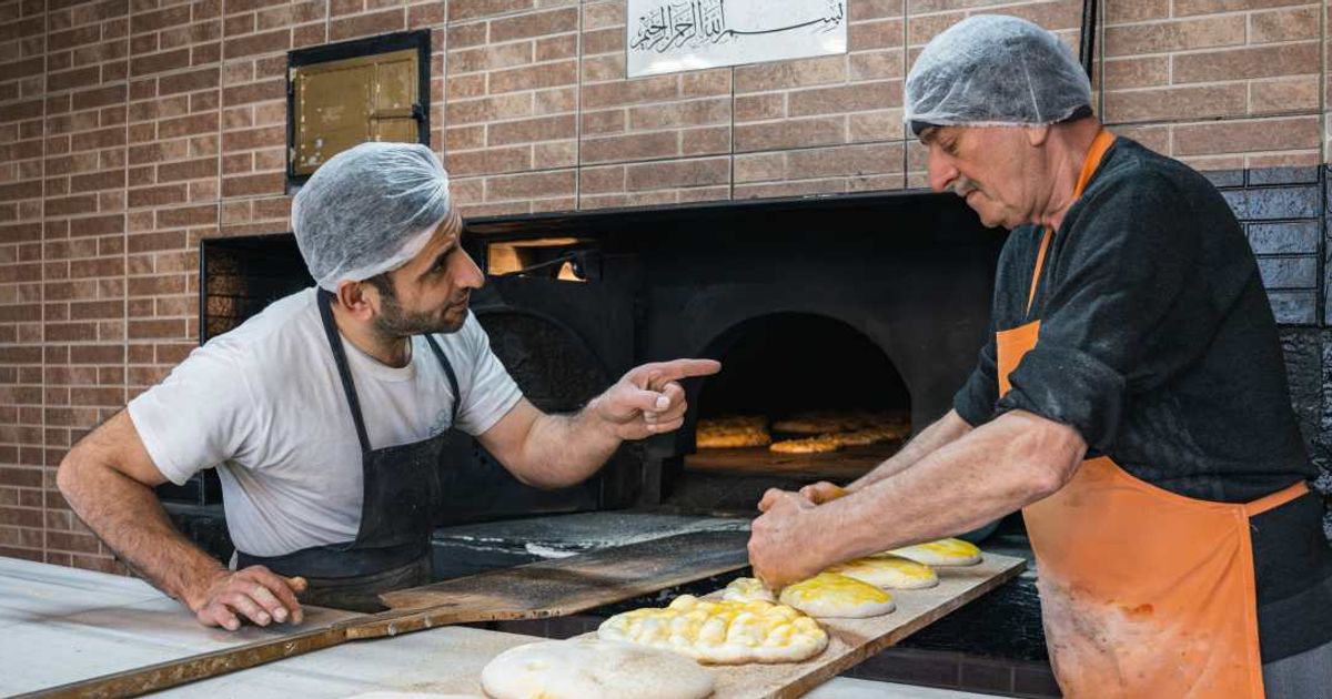 Chef told worker grabbing supplies wasn't his job — so he stood at the counter screaming every item on his list until the chef ran to get them all