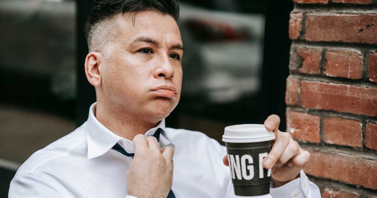 An Air Force veteran trusted his gut after getting 'weird vibes' at a Tennessee café. One Google search sent chills down his spine