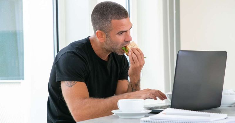 His boss raged at him for taking a late lunch during an IT outage — so when the whole network went down at 12:25 he clocked out right on time