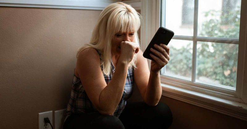 Stranger called her a 'gold digger' and claimed she faked childhood abuse in the comments — one detail revealed who it really was, and it crushed her 