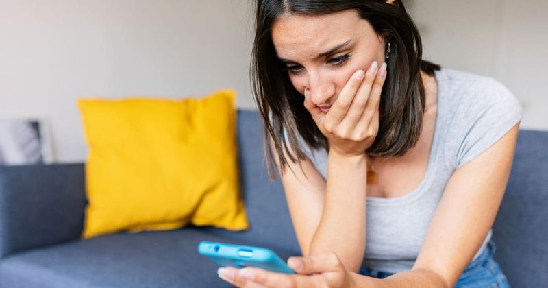 Woman borrowed boyfriend's laptop and accidentally found his private messages — when she read the nicknames he had for her, her heart dropped