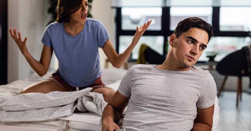 She ignored handyman's small talk until he showed her a photo of his pregnant stepdaughter — and she spotted her boyfriend beside her