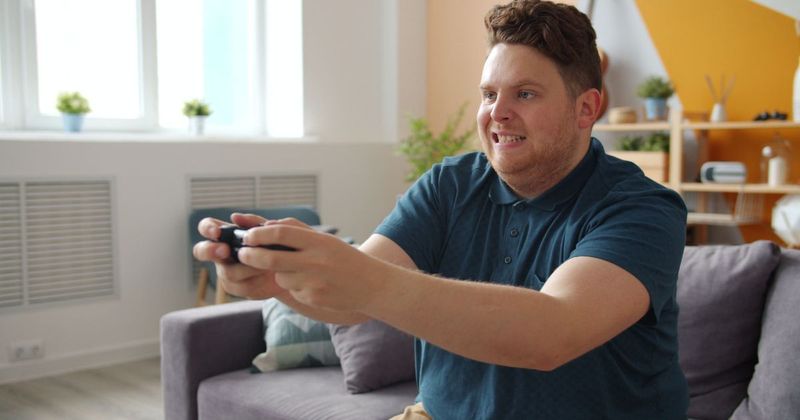 Gamer threatened store owner after refusing to pay $10 for Elden Ring — only for his mom to make him apologize in person