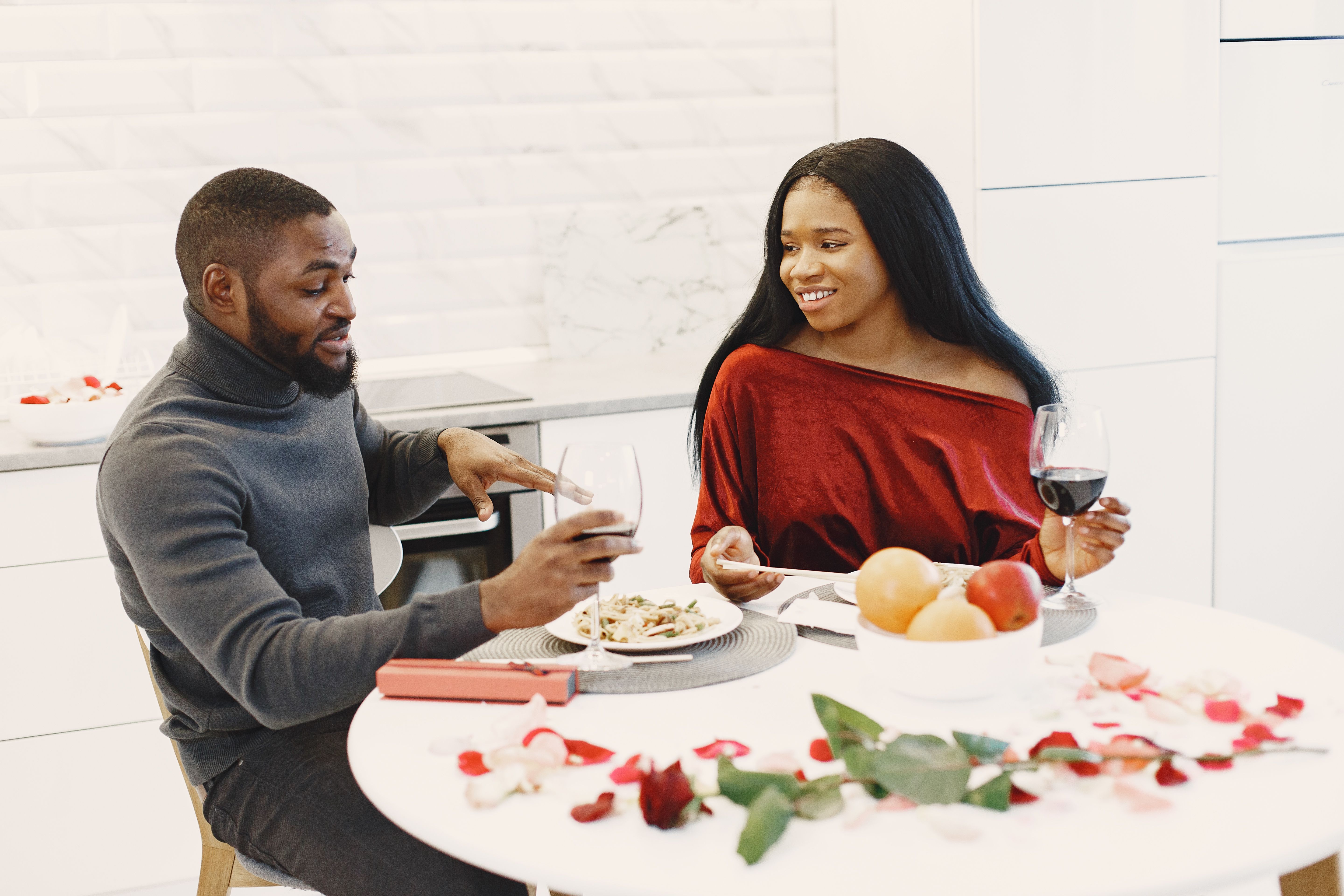 A man and a woman is on a date. (Representative Image Source: Pexels | Photo by Gustavo Fring)