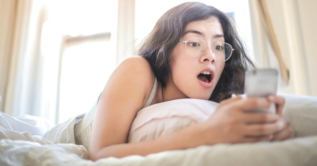 She found another woman's gym selfies on her boyfriend's phone. She posted them to his Instagram Story and tagged the woman's boyfriend
