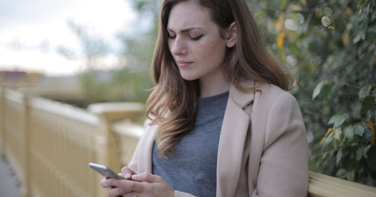 After 5 years of silence, estranged mom reached out on her daughter's 30th b'day — then sabotaged her own apology with her very next text