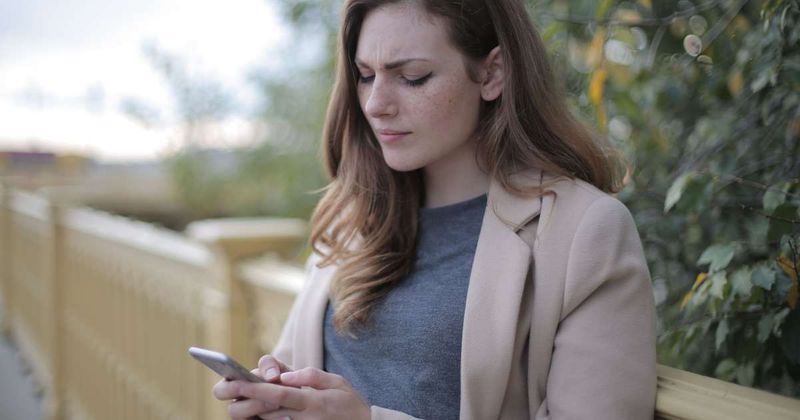 After 5 years of silence, estranged mom reached out on her daughter's 30th b'day — then sabotaged her own apology with her very next text
