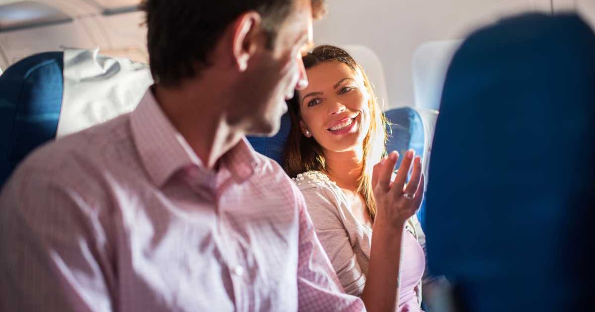 Passenger gave up his paid aisle seat to woman with a medical condition. 20 minutes later, one overheard comment made him ask for the seat back