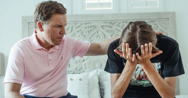Teen inherited grandparents' wealth, only for dad to issue a brutal ultimatum: split it with the stepsiblings, or lose your family