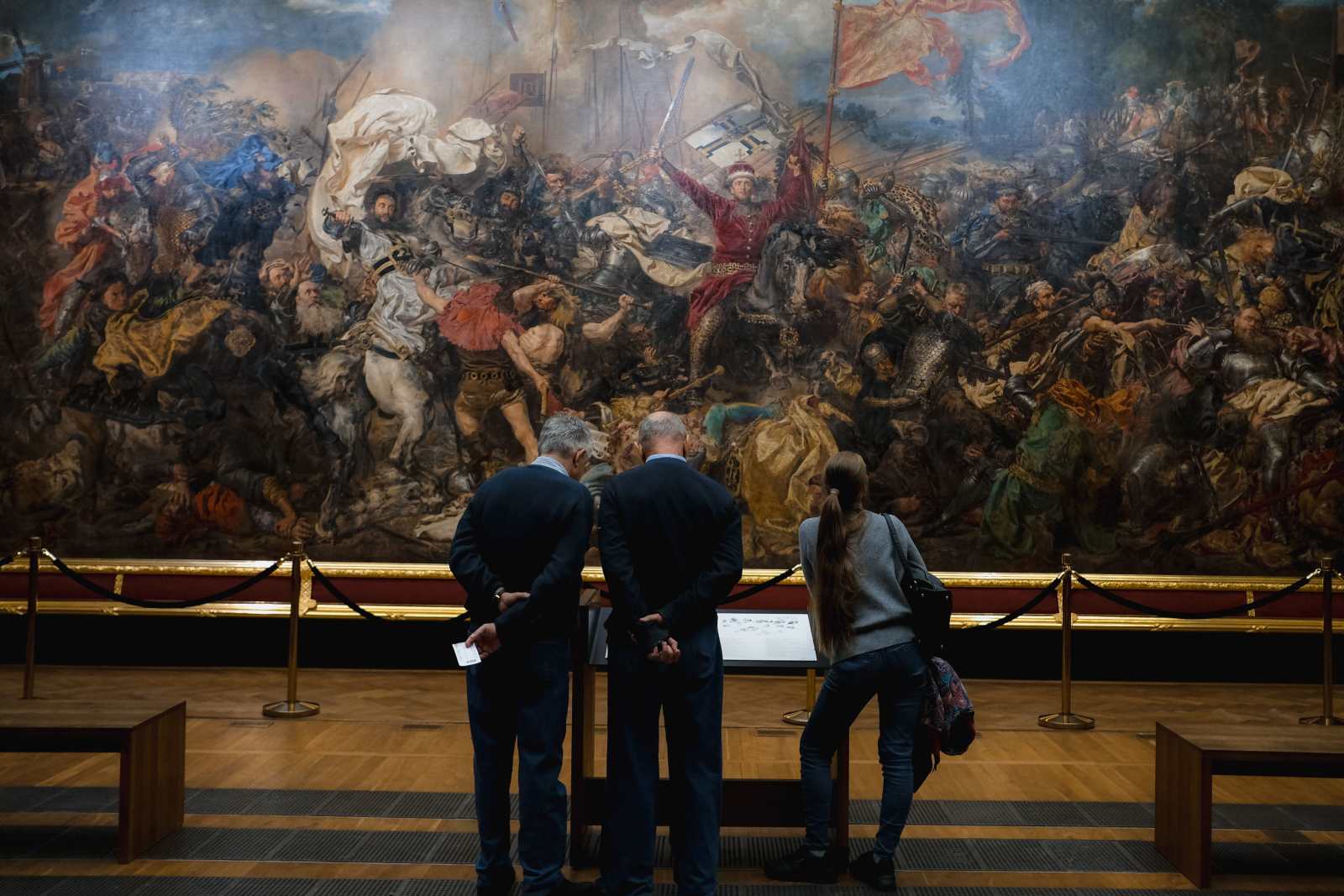 People admiring a painting (Representative Image Source: Pexels | Photo by )