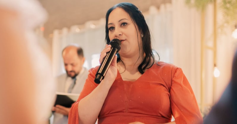 Bride trusted her BFF of 6 years with the speech. She roasted the bride — then made a confession about the groom that left the room stunned