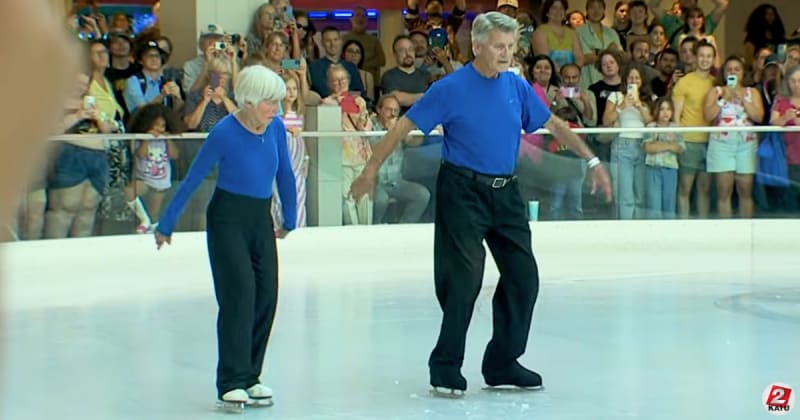 Coach once pointed out a girl who 'skated just like him.' Now they’ll be the last to skate at Lloyd Center