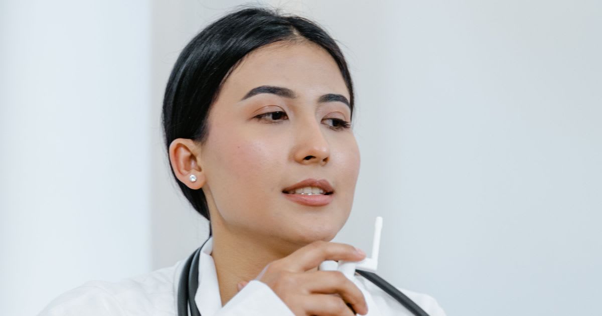 Anesthesiologist finished a brutal shift before a date only for him to call her job 'easy.' When she found what he did for work — the irony was strong