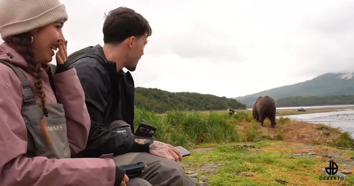 Twitch streamers wanted to run as huge bear approached in Katmai National Park — but their guide told them not to move