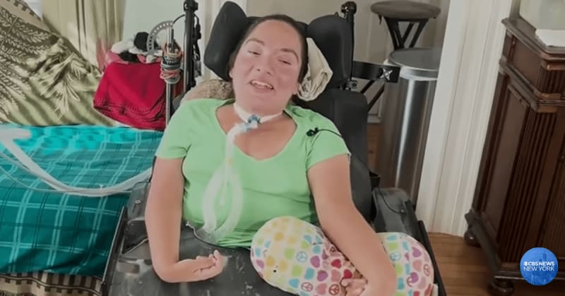 Restaurant wrote 'Happy wheelchair Birthday' on a disabled woman’s cake. Their explanation somehow made things worse