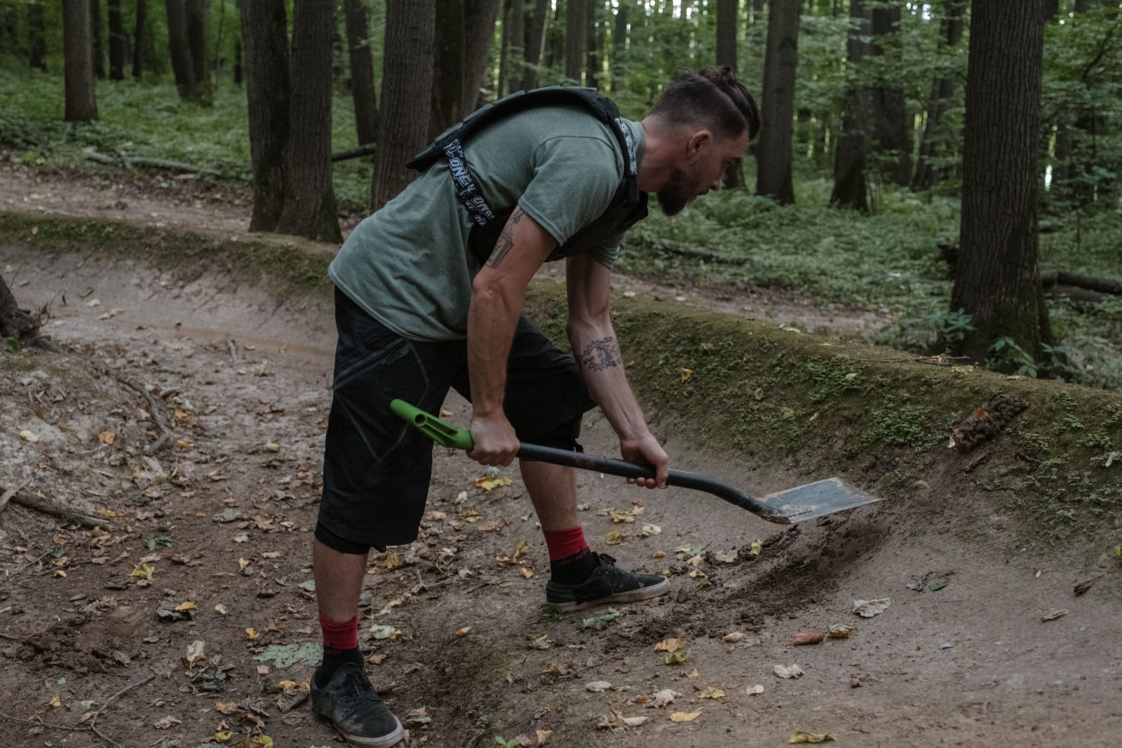 Man digging a yard with a shovel (Representative Image Source: Pexels | Photo by Anastasia Shuraeva)