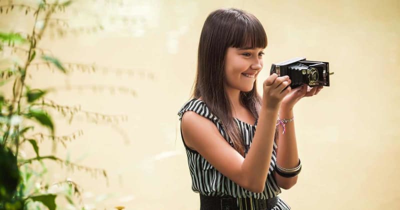 Woman buys a $10 camera at an estate sale — one photo buried in the memory card from fourth grade sent her searching for answers