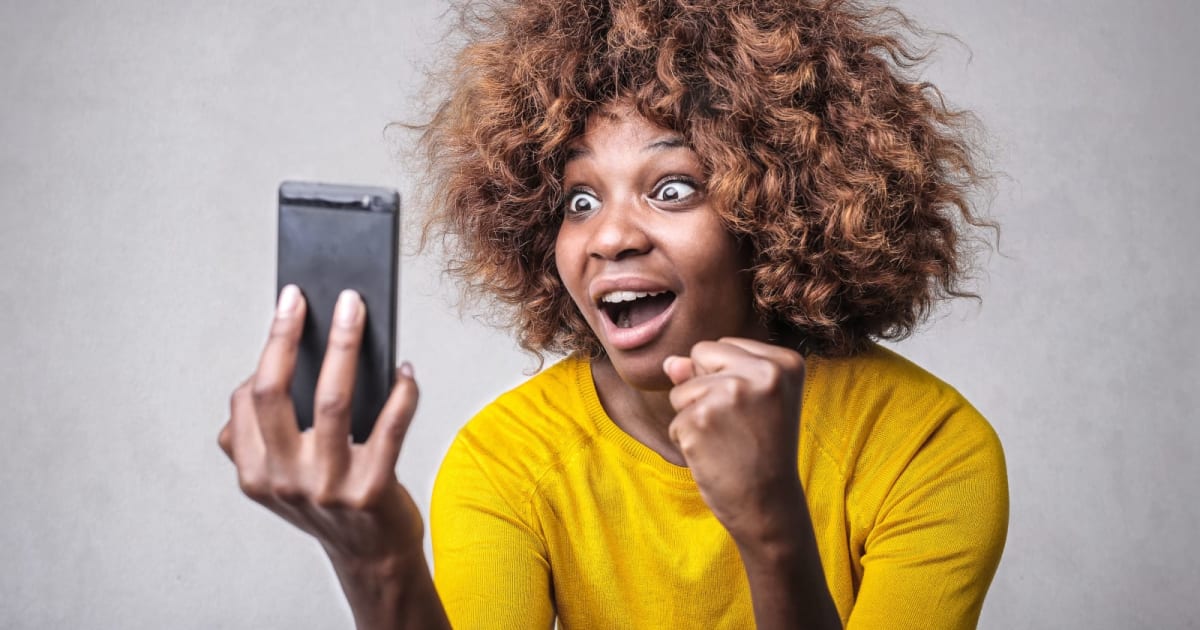 Woman uses 'sign from universe' on license plates to buy 2 lottery tickets. Wins both