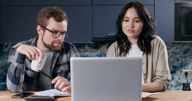 She jokingly asked her boyfriend why unwatched episodes of GOT were marked 'watched' — his defensive response prompted her to hire a PI