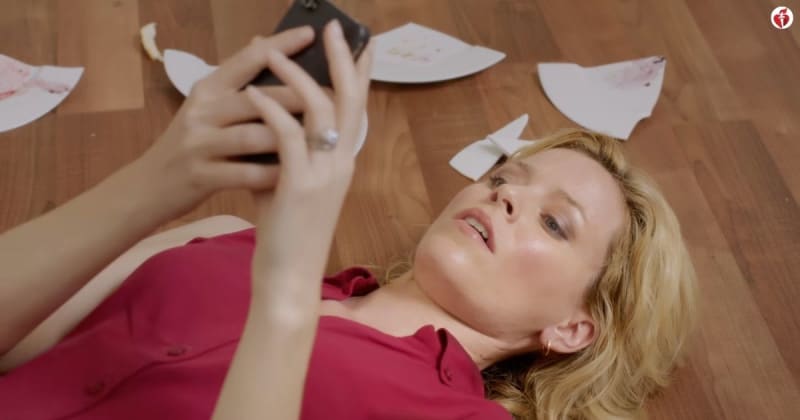 Mom thought it was a panic attack. Then a 15-year-old Elizabeth Banks PSA saved her life