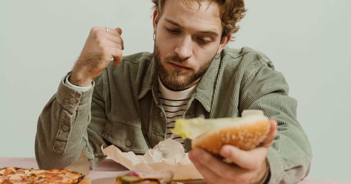 Customer asked for a 'plain cheeseburger' at Five Guys, then complained there was nothing on it. His 'McDonald’s' demand made it even stranger