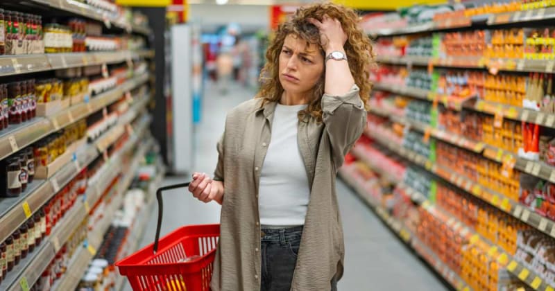 Grocery store refused to sell her two loose onions, so she offered to pay for a full bag. The cashier threw them out 'for safety' instead